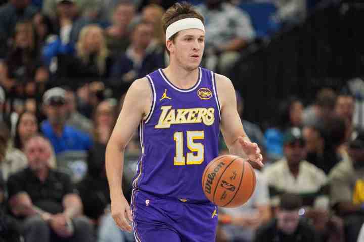 4年1.8亿美元!媒体人:里夫斯没那么溢价 人正经挺厉害的